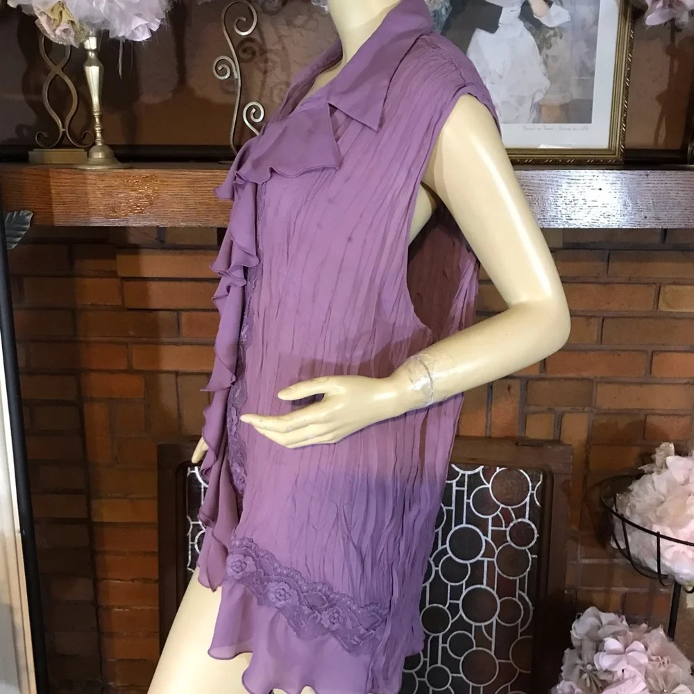 ALLISON TAYLOR PURPLE LACE AND RUFFLE CREPE SLEEVELESS BLOUSE (3X) - Picture 5 of 11